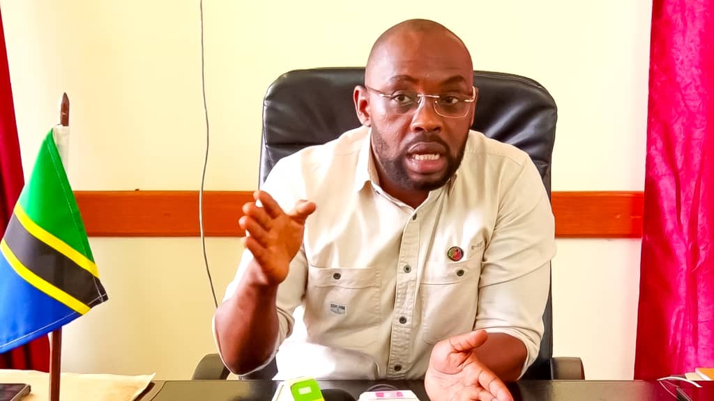 DC BARIADI AKEMEA VIKALI VITENDO VYA KUCHUNGIA MIFUGO NDANI YA HIFADHI