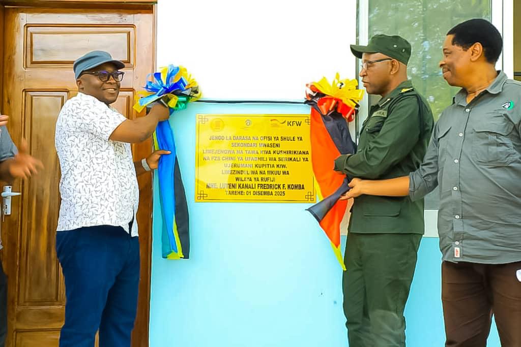 TAWA YAKABIDHI BWENI LA WASICHANA SHULE YA SEKONDARI MCHENGERWA, RUFIJI