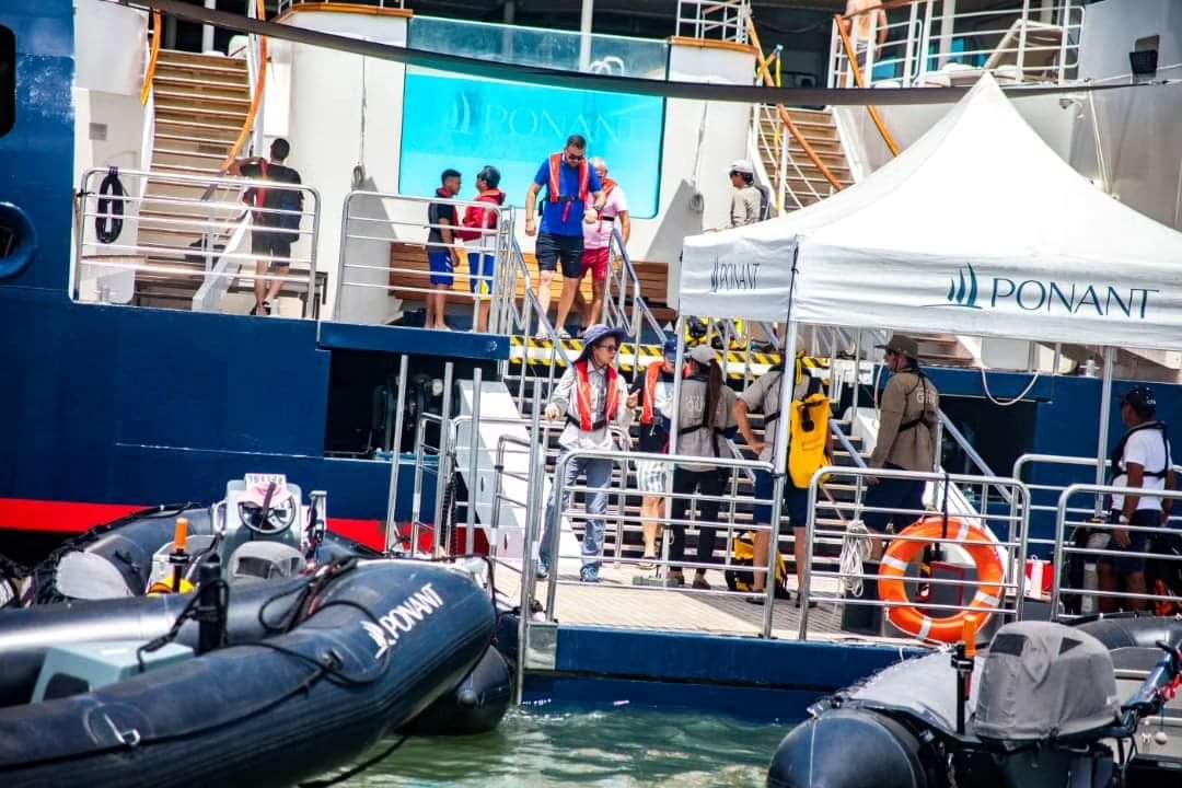 UTALII WA MALIKALE WASHIKA KASI NCHINI,  WAFARANSA WAFURIKA KILWA KISIWANI